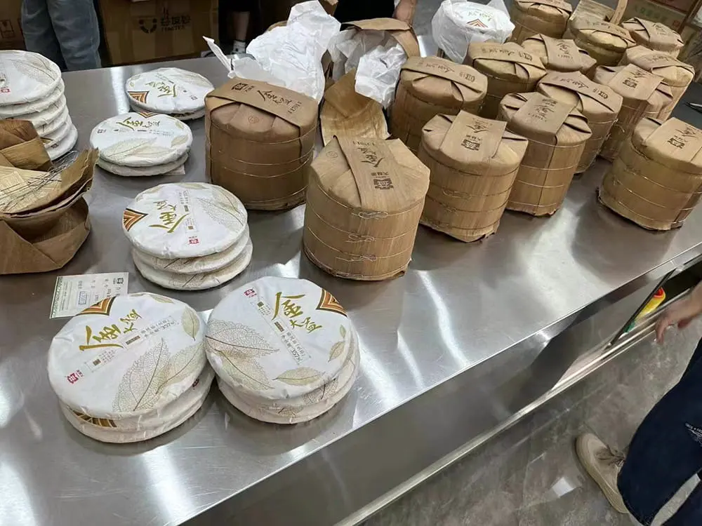 陕西回收大益普洱茶2015年生茶熟茶图3