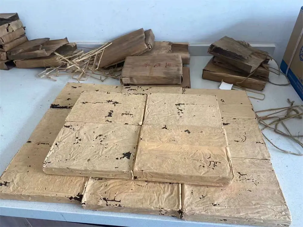 陕西回收中茶普洱茶2004年生茶熟茶